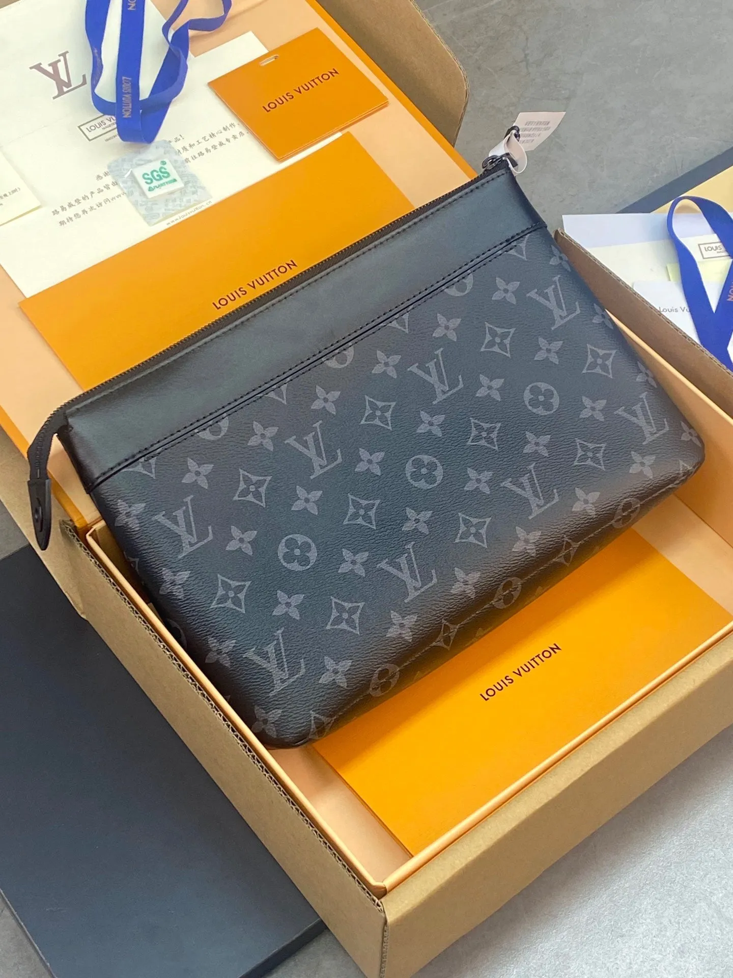 MBG058 Pochette Voyage Souple / HIGHEST QUALITY VERSION / 12.6 x 8.3 x 3.1 inches